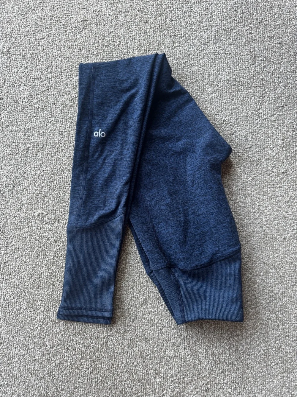 ALO Yoga soft navy
